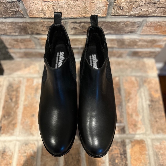 Softwalk Wildwood Black Leather Chelsea Boot - Picture 5 of 7
